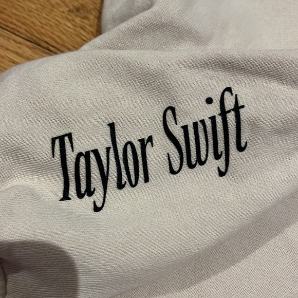 Taylor Swift Red Taylor Version Merch Hoodie - Picture 5 of 8